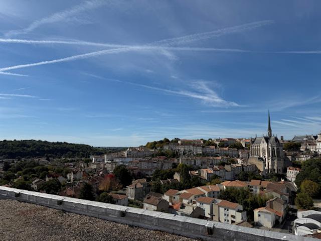 Bureau vente à Angoulême, Aignes-et-puypéroux
