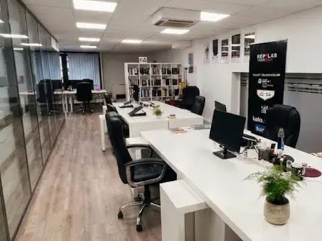 Bureau vente à Les Bureaux de la Colline, Saint-Cloud