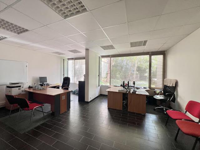 Bureau vente à Paris 20e Arrondissement, Paris