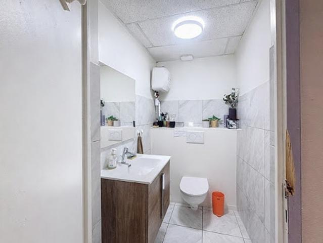 Bureau vente à Saint-Julien-en-Genevois, Ville-la-grand