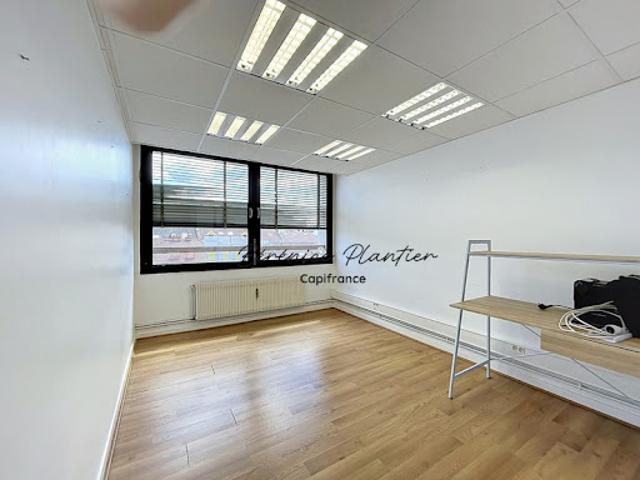 Bureau vente à Saint-Julien-en-Genevois, Ville-la-grand