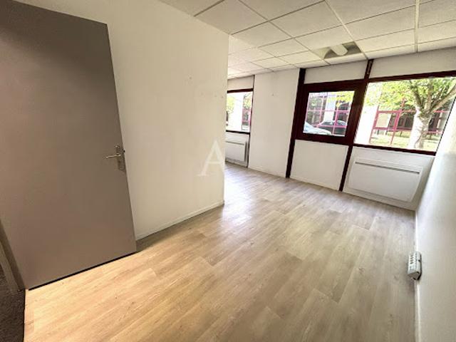 Bureau vente à Centre-Ville, Pontoise
