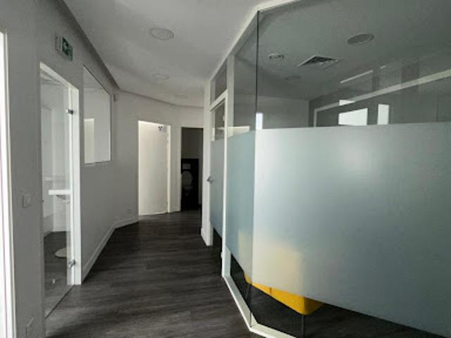 Bureau vente à Voisins-le-Bretonneux, Yvelines