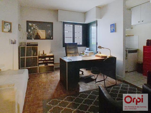 Bureau vente à Quartier Centre-Ville / Corentin Celton / Les Varennes, Issy-les-Moulineaux