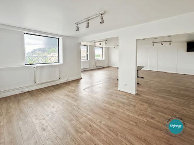 Bureau vente à Évry, Petit-bourg