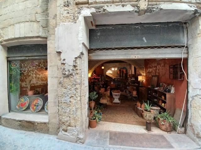 Bureau vente à Nîmes, Sommières