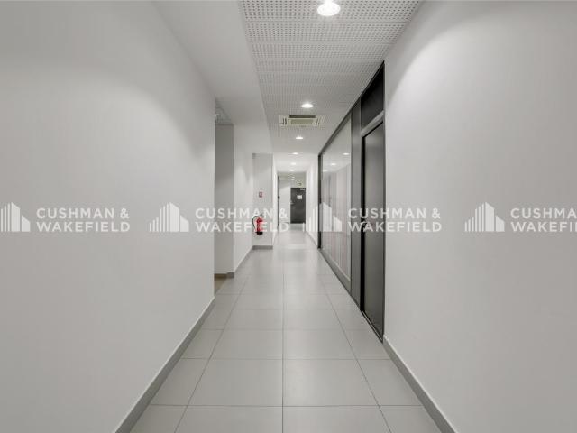 Bureau vente à Zone industrielle des Paluds (ASL des Paluds), Aubagne