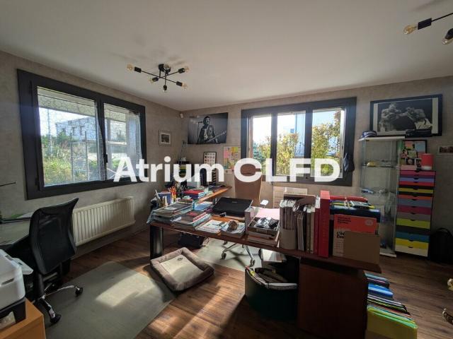 Bureau vente à Clermont-Ferrand, Auvergne-Rhône-Alpes