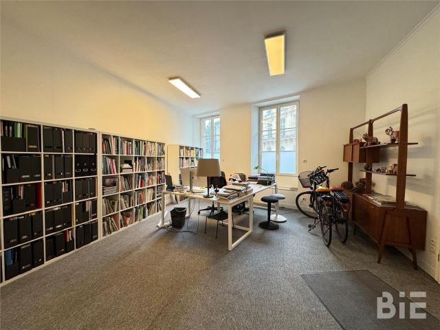 Bureau vente à Bordeaux, Port de la Lune, Bordeaux