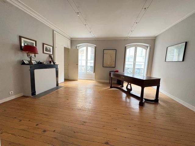 Bureau vente à Bordeaux