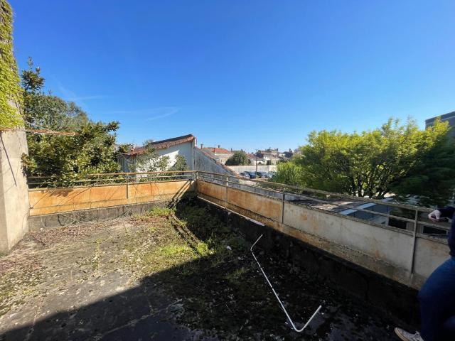 Bureau vente à Bordeaux