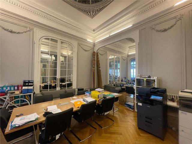 Bureau vente à Bordeaux