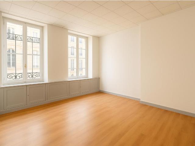 Bureau vente à Bordeaux