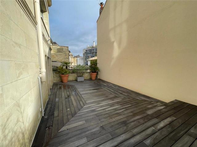 Bureau vente à Bordeaux