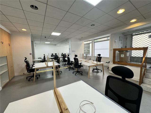 Bureau vente à La Défense 3, Courbevoie