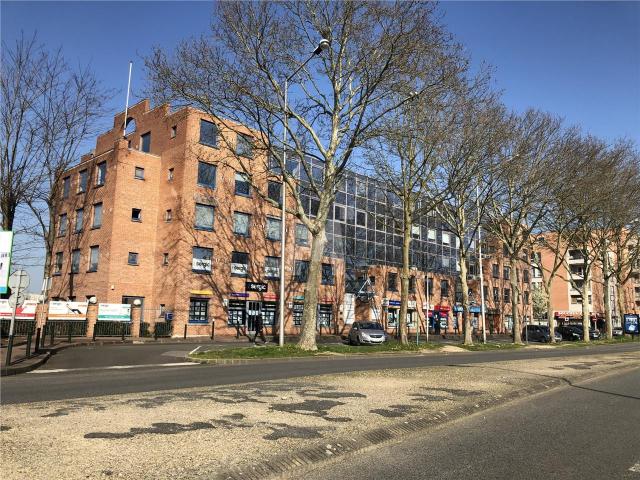 Bureau vente à Évry, Petit-bourg