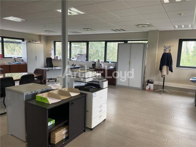 Bureau vente à Douai