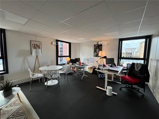 Bureau vente à Évry, Petit-bourg