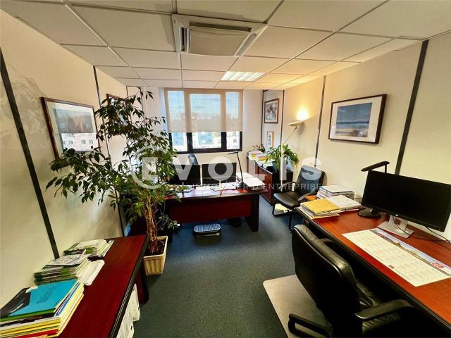 Bureau vente à Évry, Petit-bourg