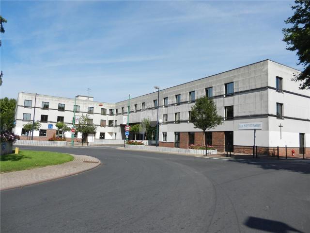 Bureau vente à Évry, Petit-bourg