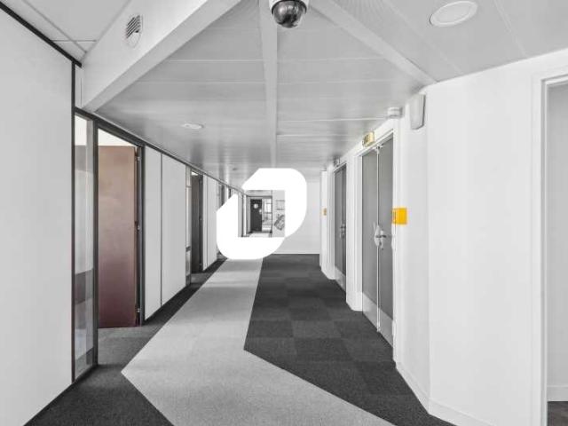 Bureau vente à Versailles, Montigny-le-bretonneux
