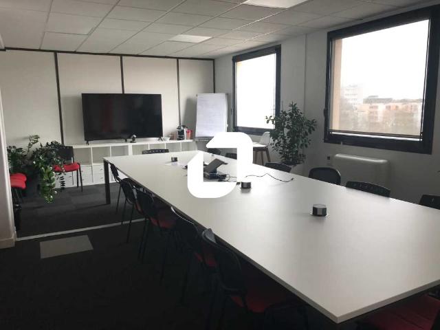 Bureau vente à Versailles, Montigny-le-bretonneux