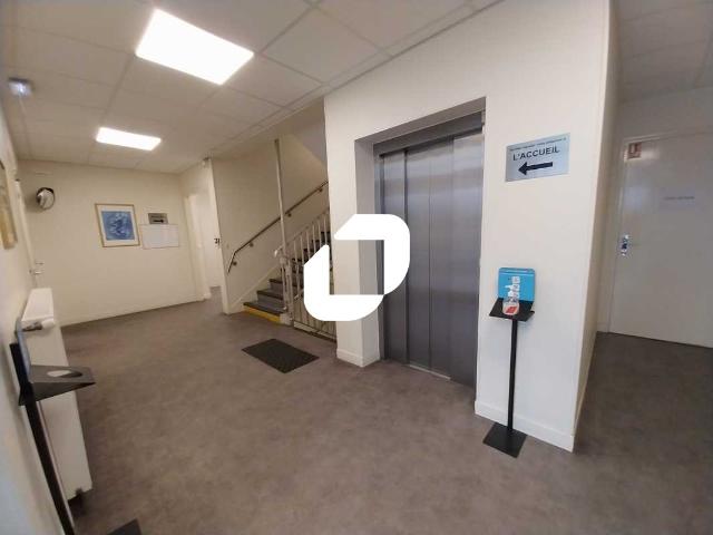 Bureau vente à Versailles, Les Clayes-sous-bois