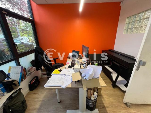 Bureau vente à Z.A.E. Paris-Est, Lognes