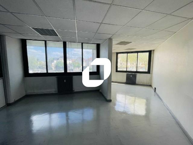 Bureau vente à Melun, Seine-et-Marne