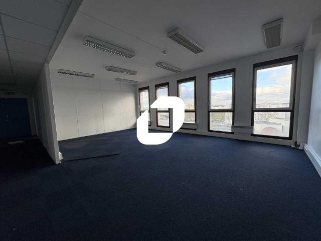 Bureau vente à Versailles, Montigny-le-bretonneux