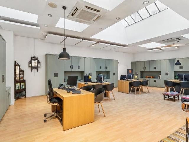 Bureau vente à Nantes