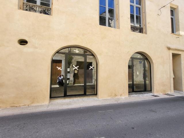 Local Commercial vente à Nîmes, Sommières