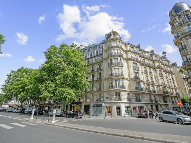 Bureau vente à Paris 17e Arrondissement, Paris