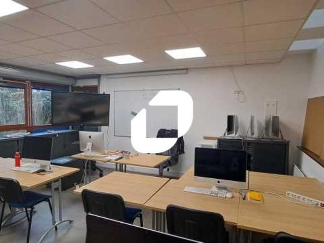 Bureau vente à Paris 20e Arrondissement, Paris