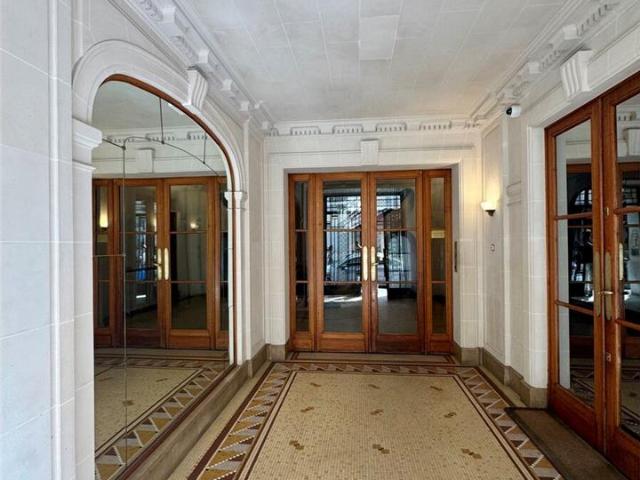 Bureau vente à Paris 7e Arrondissement, Paris