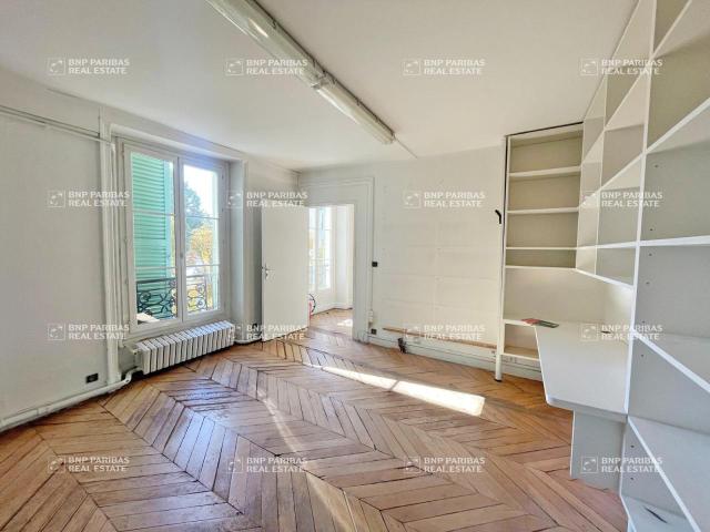 Bureau vente à Paris 8e Arrondissement, Paris