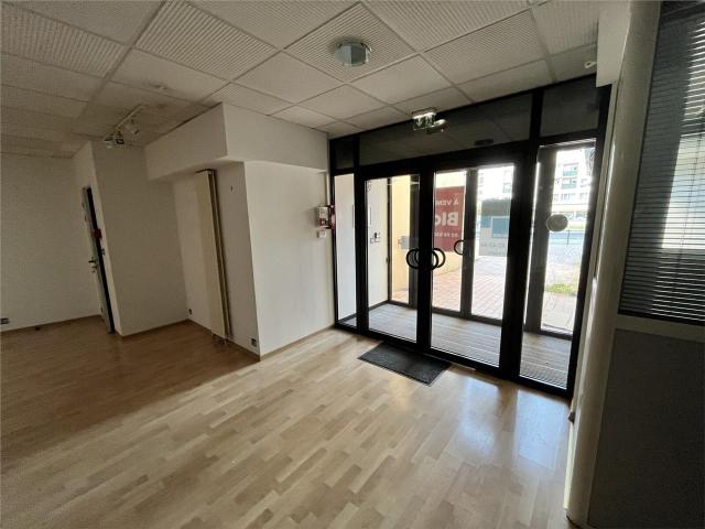 Bureau vente à Bourg l'Évesque, Rennes