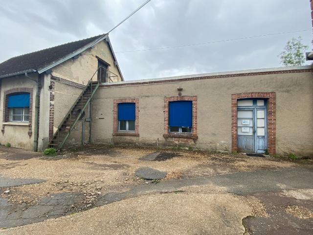 Bureau vente à Saint-Rémy-sur-Avre, Eure-et-Loir