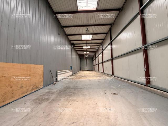 Local Commercial vente à Créteil, Santeny