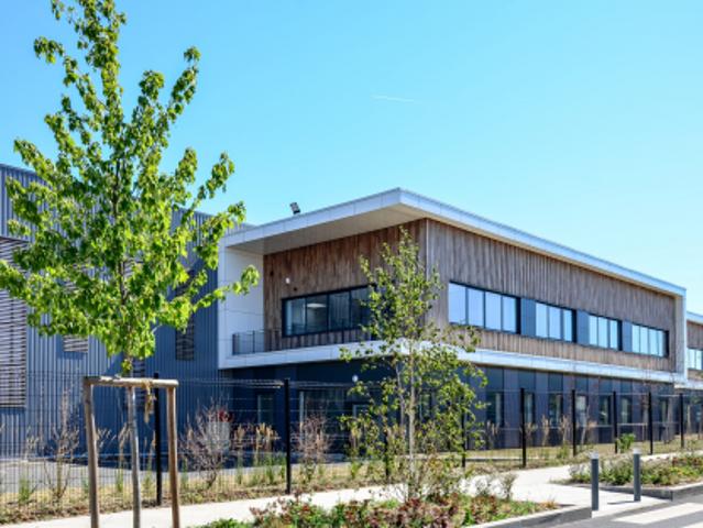 Local Commercial vente à Pontoise, Persan
