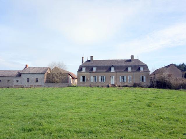 Château vente à Château-Chinon (Ville), Fléty
