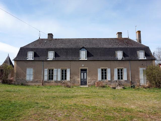 Château vente à Château-Chinon (Ville), Fléty