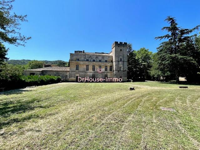Château vente à Nîmes, Vers-pont-du-gard