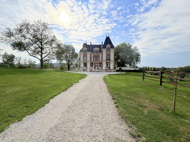 Château vente à Le Bois Plessis, Saint-Julien-sur-Calonne