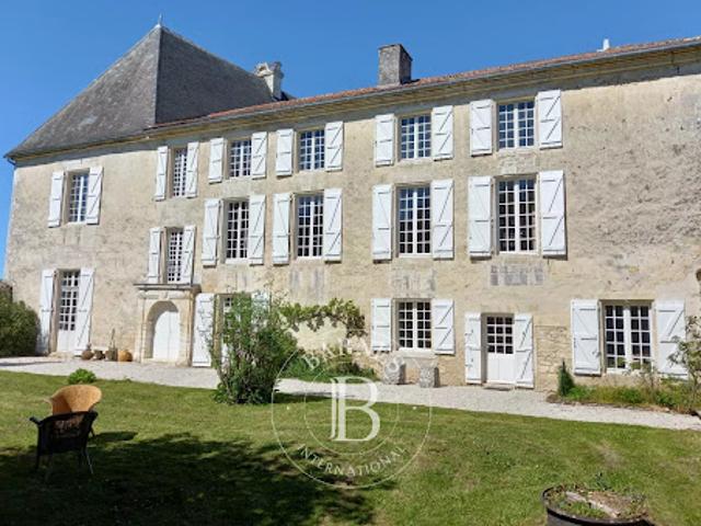 Château vente à Angoulême, Charente