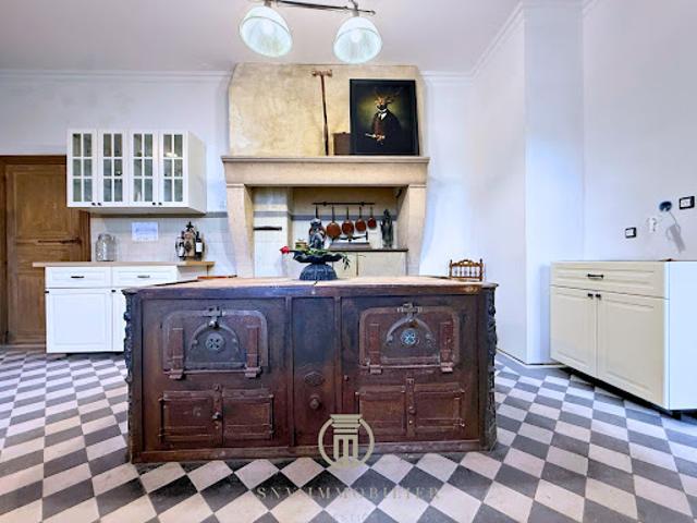 Château vente à Les Cinq Noyers, Dompierre-sur-Besbre