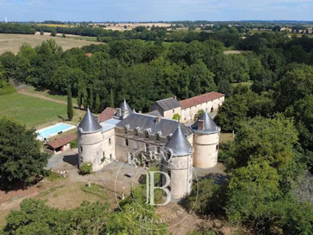 Château vente à France métropolitaine, La Châtaigneraie