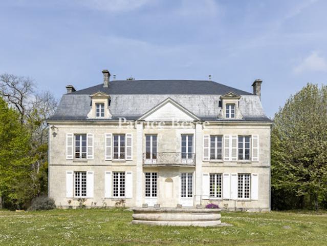 Château vente à Cognac