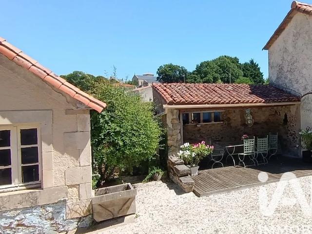 Maison vente à Parthenay, Le Busseau