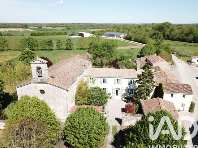 Local Commercial vente à Nîmes, Saint-laurent-d'aigouze